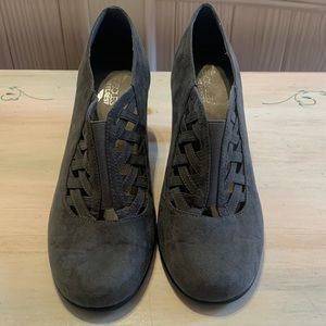 Aerosoles Heelrest Suede finish booty.